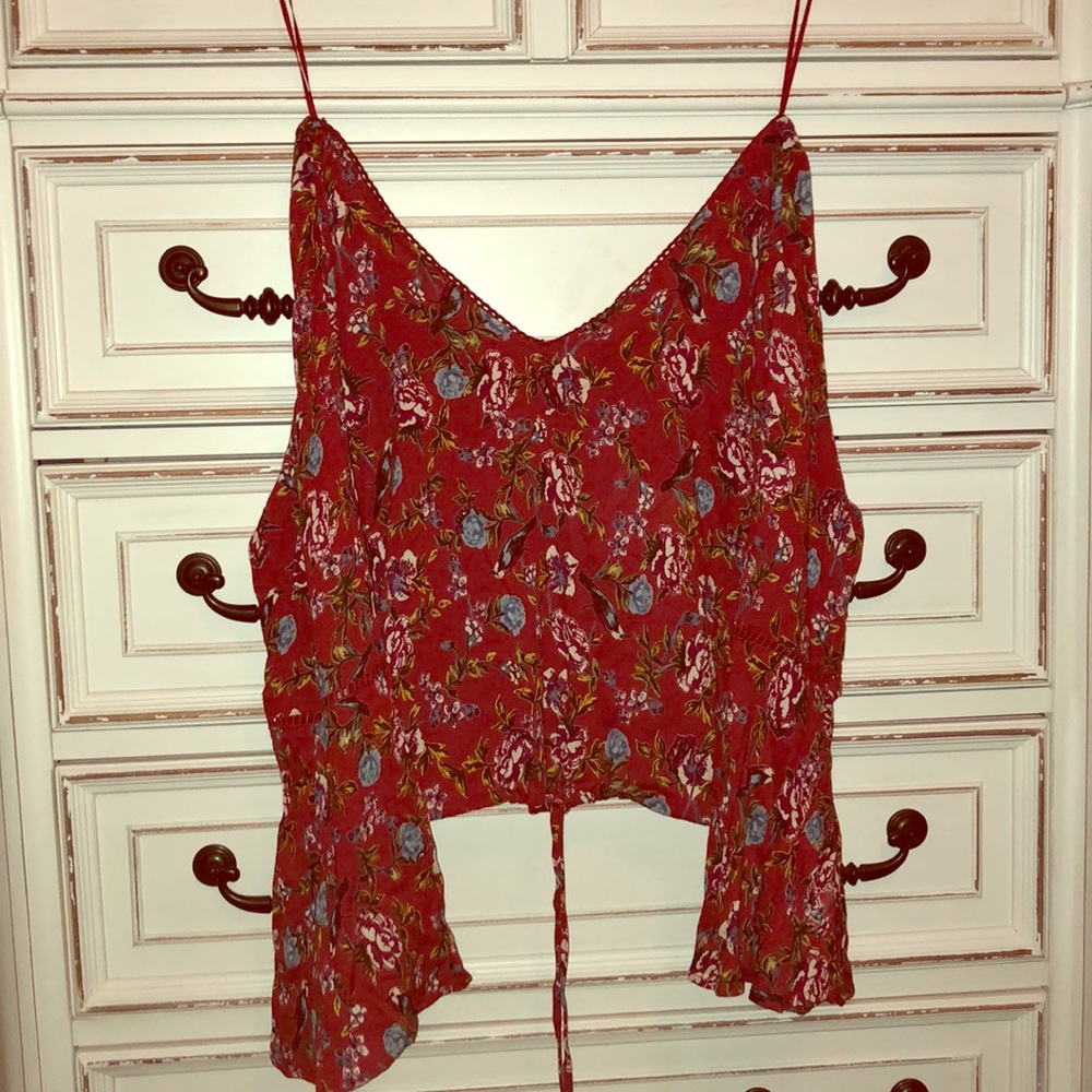 Bell sleeve crop floral top